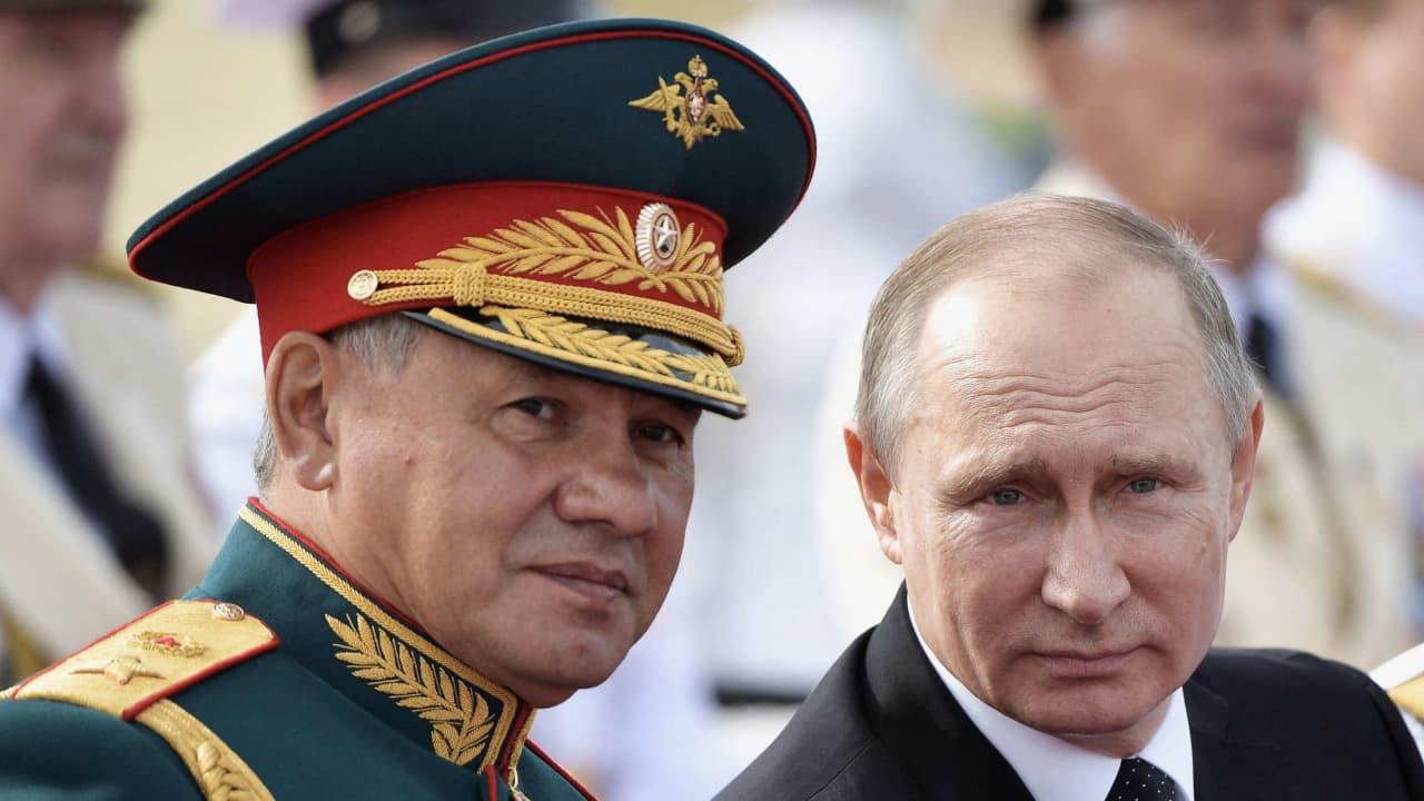 بوتين يستبدل وزير الدفاع.. ويعين سيرغي شويغو لرئاسة مجلس الأمن القومي