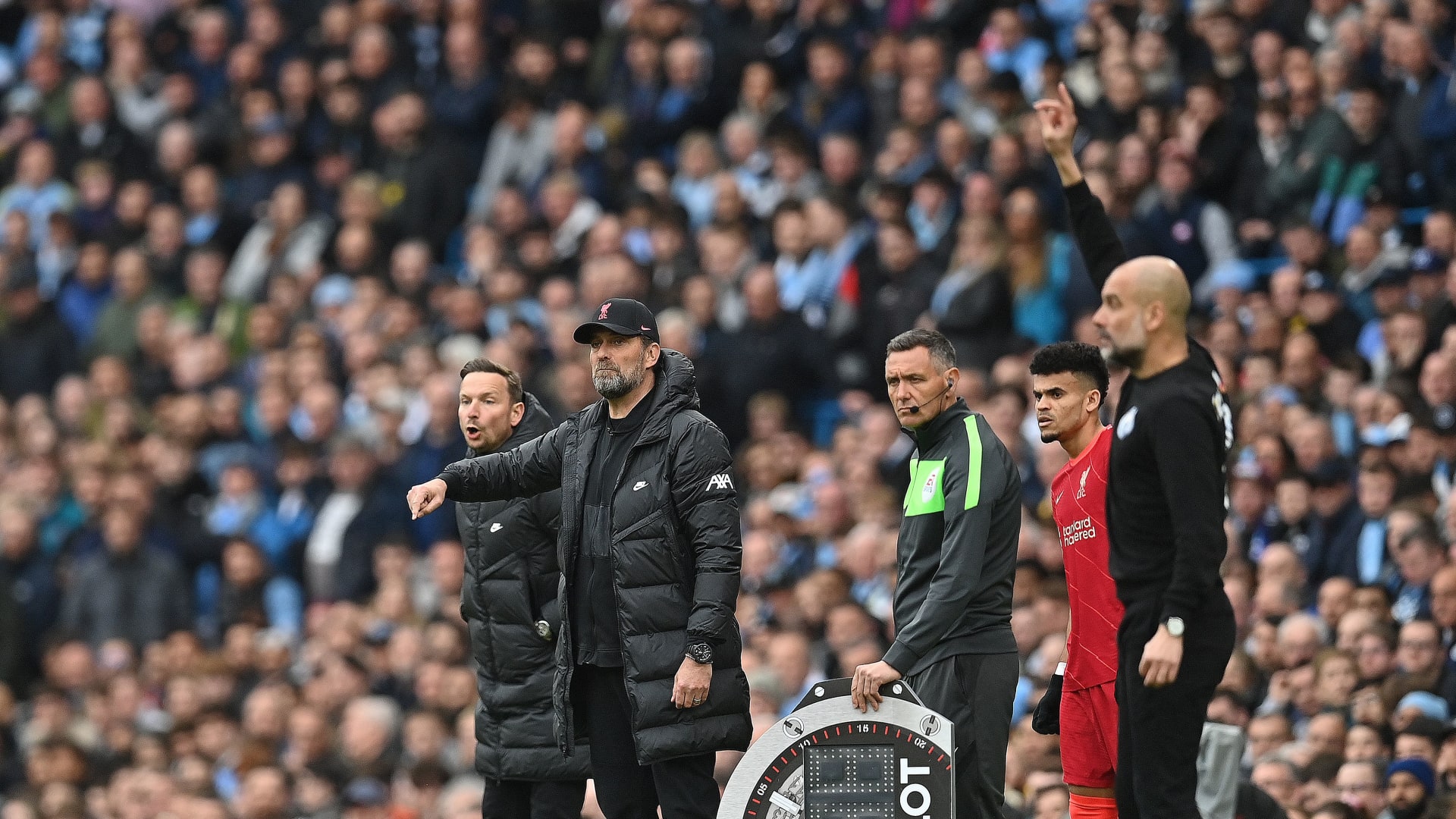 تعادل "مثير" بين مانشستر سيتي وليفربول في لقاء "قمة" الدوري الإنجليزي