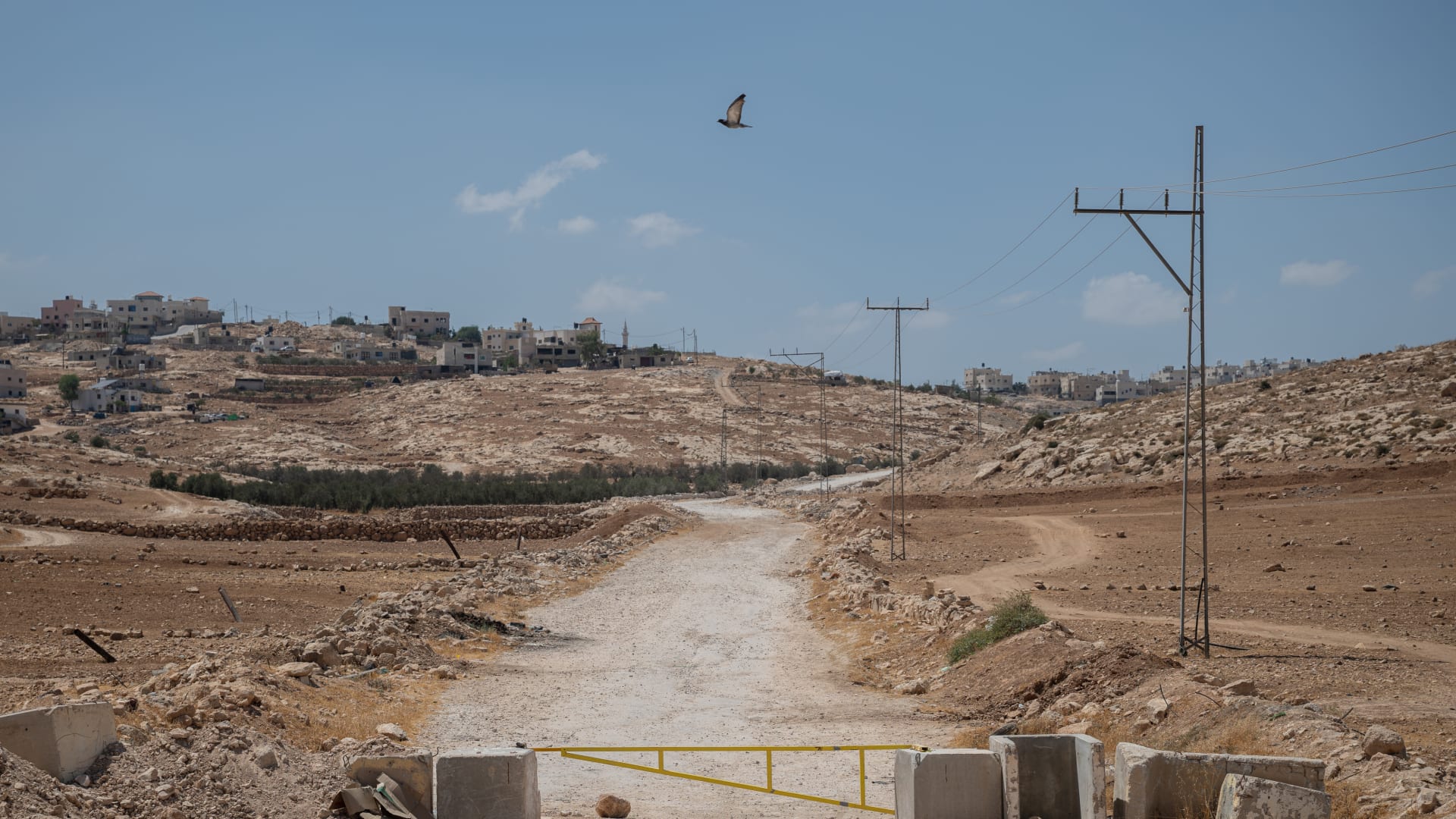 إسرائيل تسرّع استيطان الضفة الغربية بخطة E1.. وسموتريتش: "الدولة الفلسطينية تُمحي"