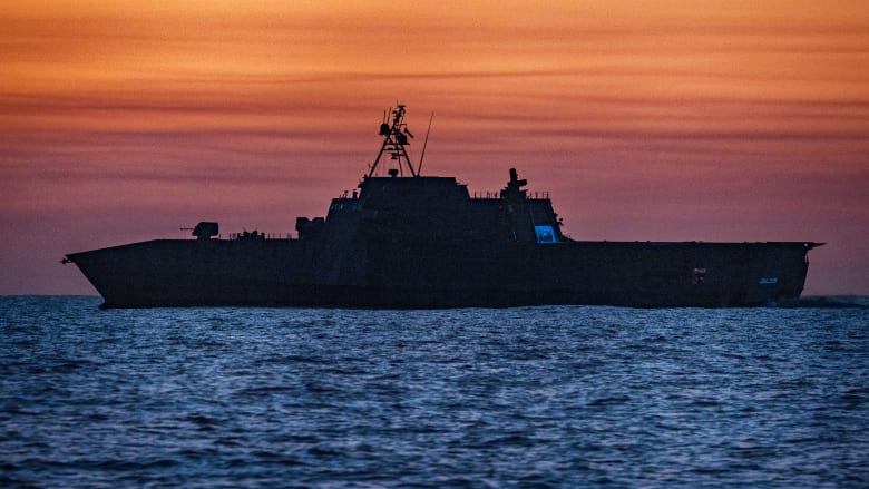 البحرية الأمريكية تكشف لـCNN ملابسات اندلاع حريق في سفينة كانت متجهة إلى غزة