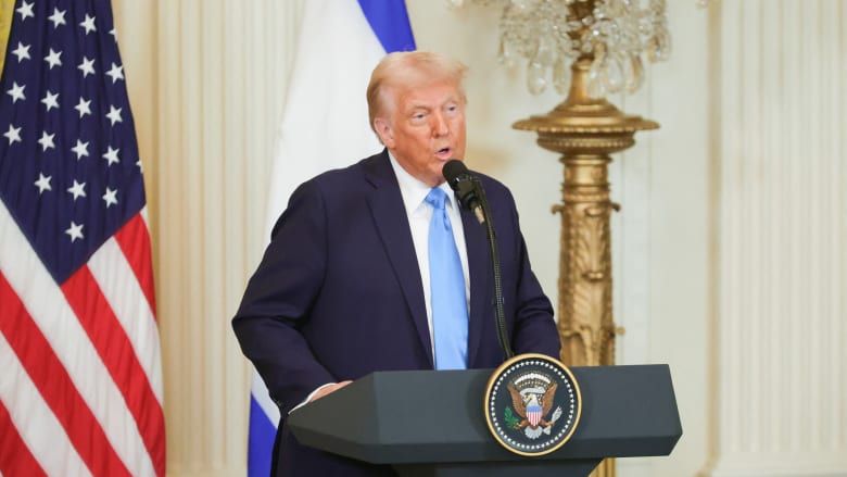 ترامب يهاجم البابا ليو مجددًا بسبب مواقفه من الحرب في إيران.. شاهد ما قاله