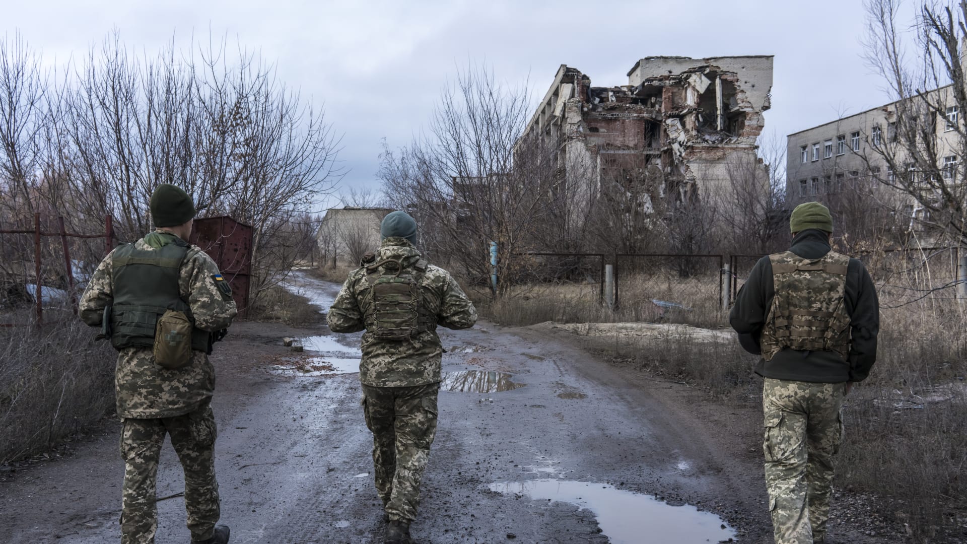 بعد مكالمة بايدن وزيلينسكي.. رئيس أوكرانيا محبط وعضويتها في الناتو ليست قبل 2030