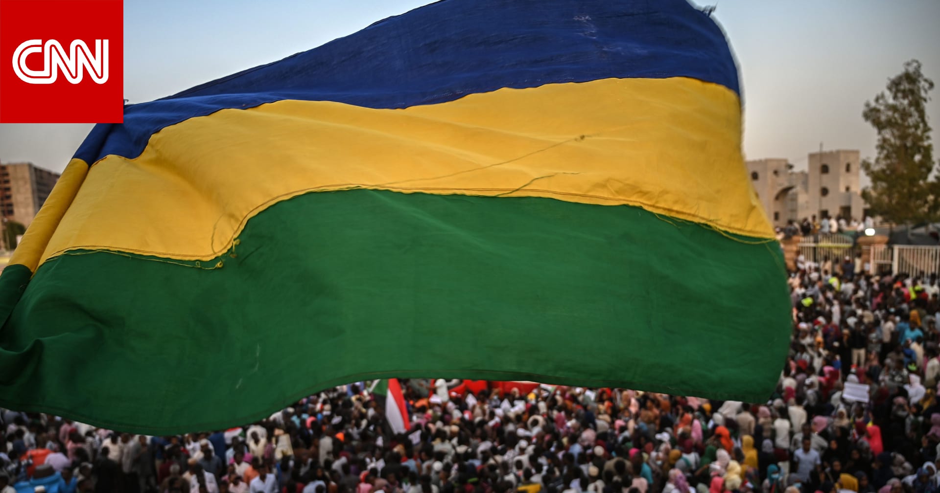 البرهان يقترح عودة السودان إلى علم الاستقلال.. ويريد "تفكيك" الدعم السريع