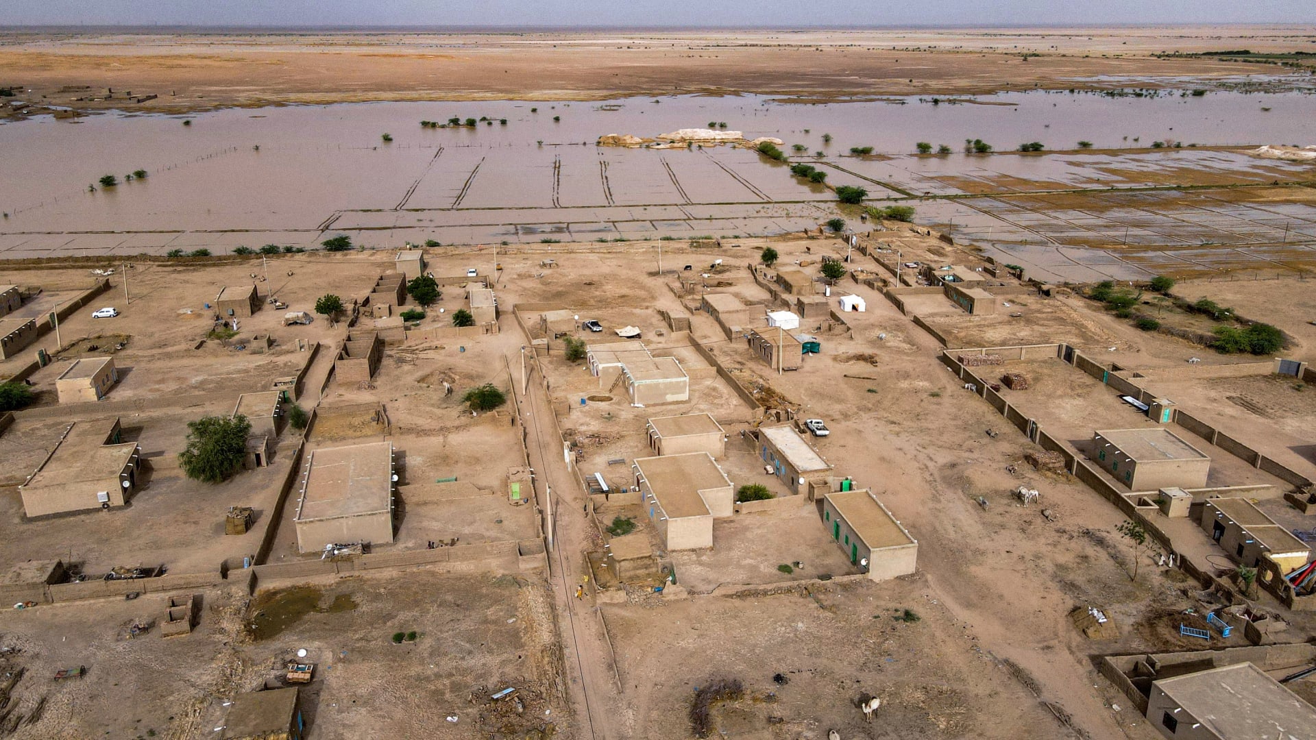 السودان يعلن حالة الطوارئ بعد مقتل 79 شخصًا في فيضانات اجتاحت ست ولايات
