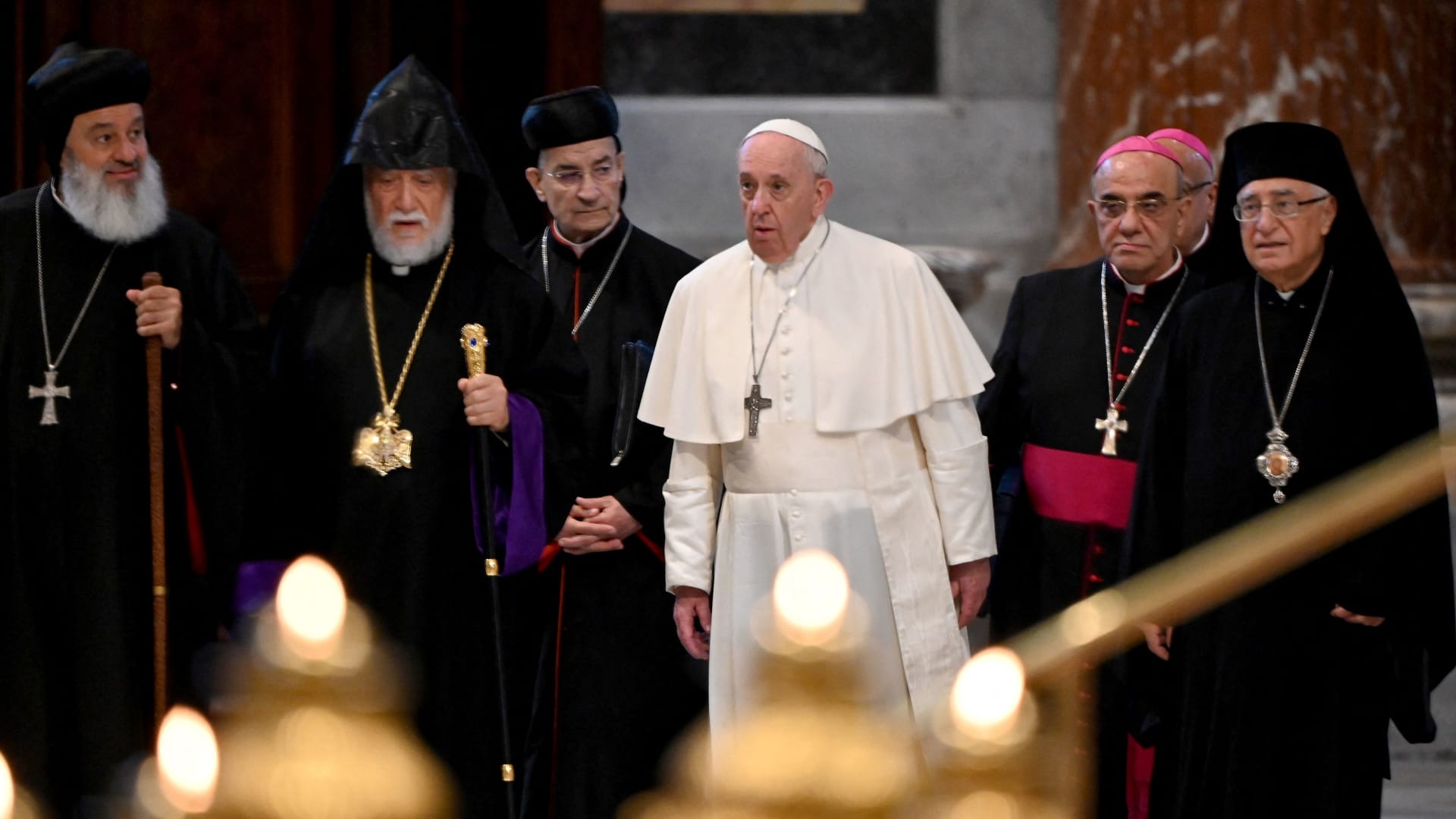 بابا الفاتيكان قبيل صلاة خاصة من أجل لبنان مع بطاركة مسيحيين من لبنان
