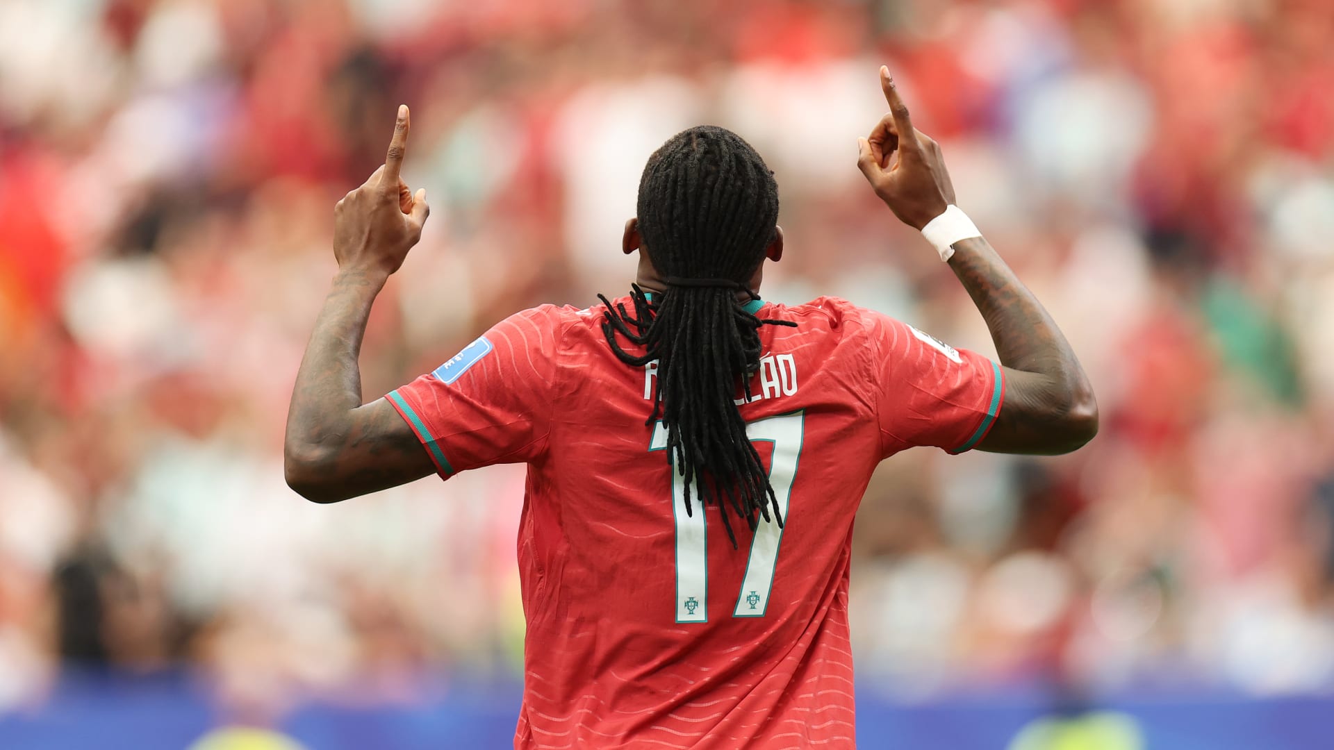بعد محمد صلاح.. نجم جديد في طريقه إلى الدوري التركي