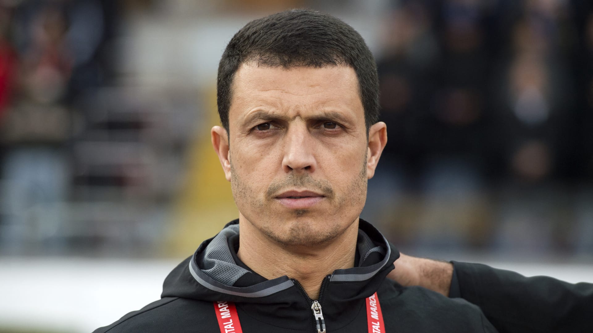 بكى حزناً على إصابة لاعبه.. تصرف "لافت" من مدرب الأردن بعد مباراة العراق