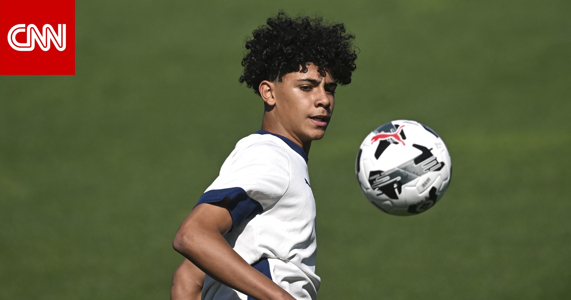كيف تفاعل رونالدو مع هدفي نجله في مباراة النصر والأهلي؟ 