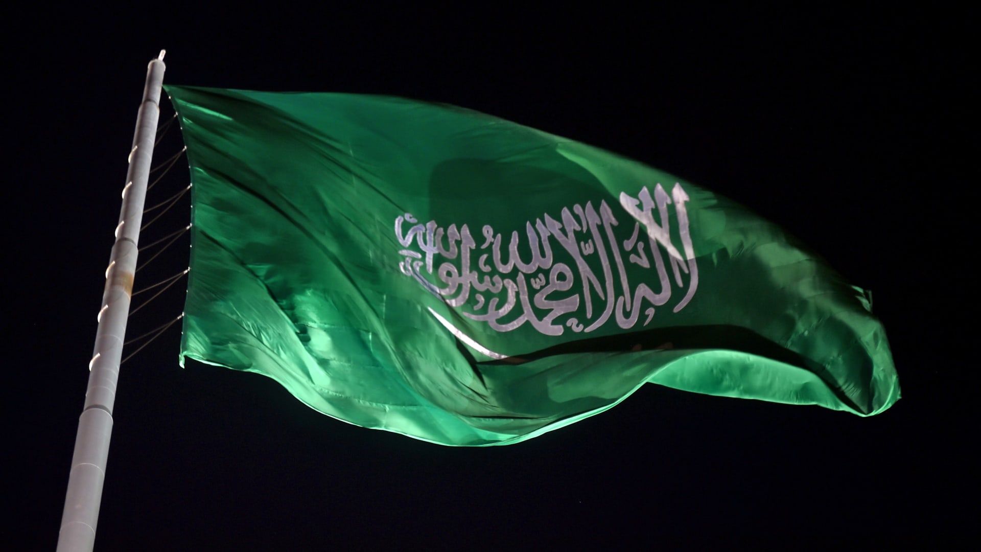 "إثارة للرأي العام".. توضيح حول حقيقة اعتداء طالب على معلم في السعودية