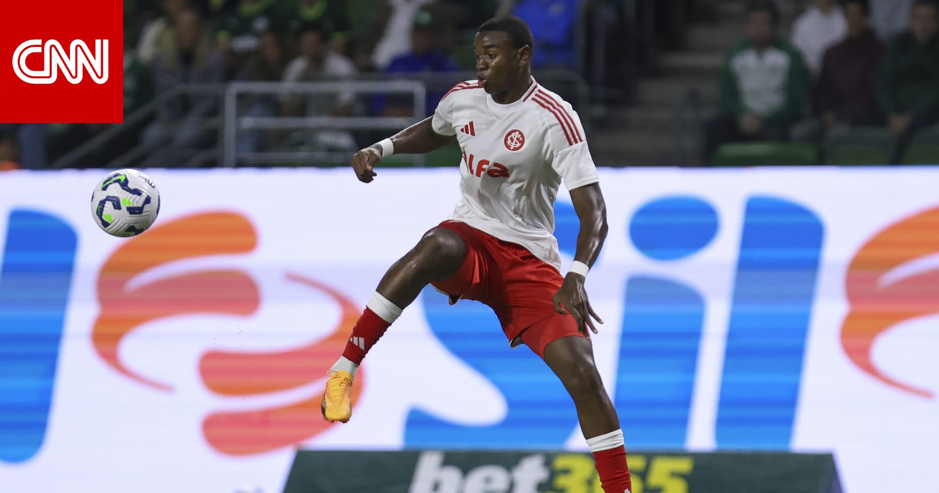 مهاجم برازيلي جديد ينضم إلى الأهلي السعودي.. تعرّف إليه