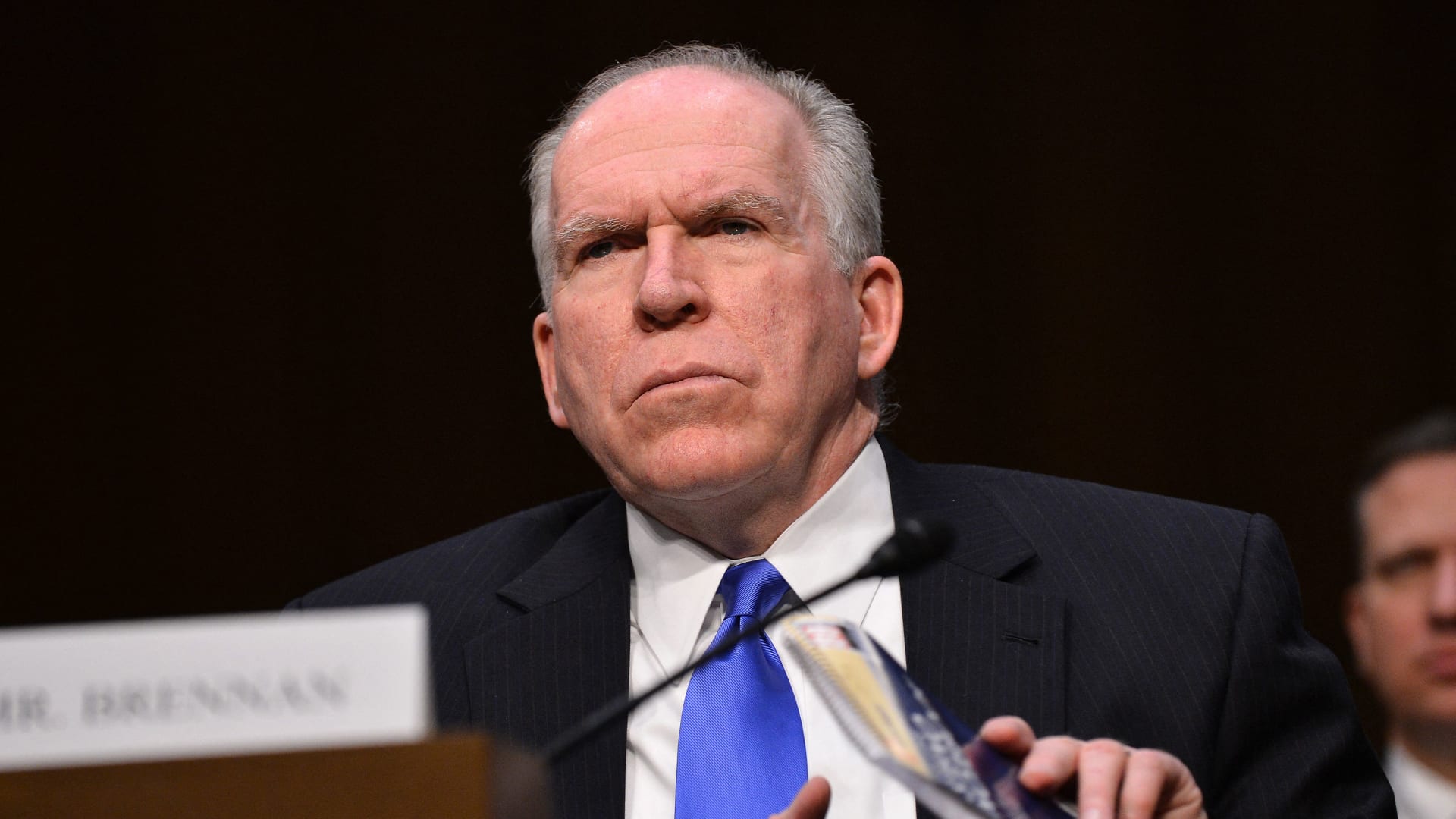 قضية التدخل الروسي لصالح ترامب تعود للواجهة باستدعاء مدير CIA السابق للتحقيق