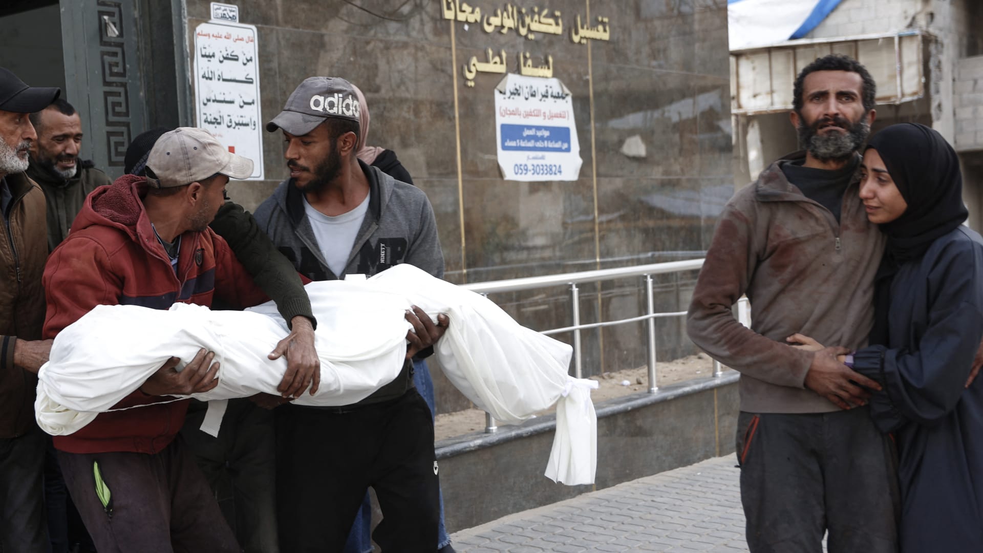 كانا يجمعان الحطب.. مقتل صبيين في غزة بنيران إسرائيلية