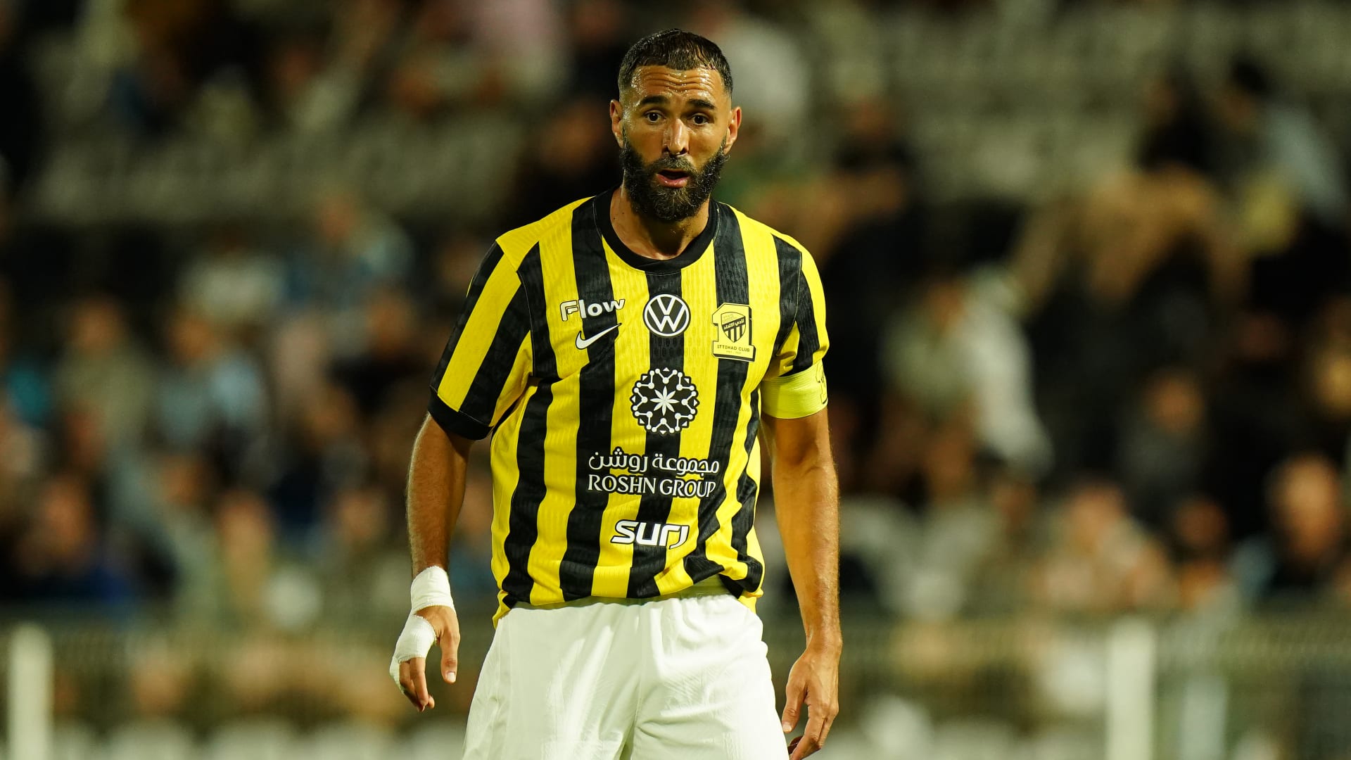ما حقيقة رغبة بنزيما في الرحيل عن الاتحاد؟ متحدث رسمي يرد