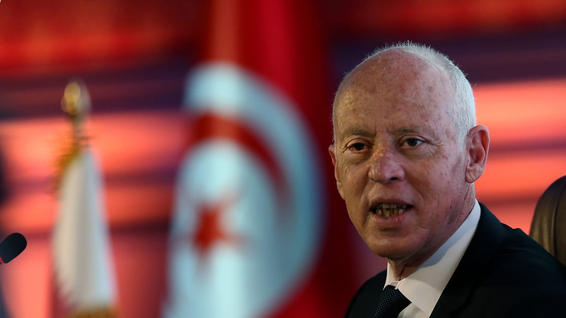 الرئيس التونسي: من وُضعوا تحت الإقامة الجبرية كان من المفترض وضعهم في السجن