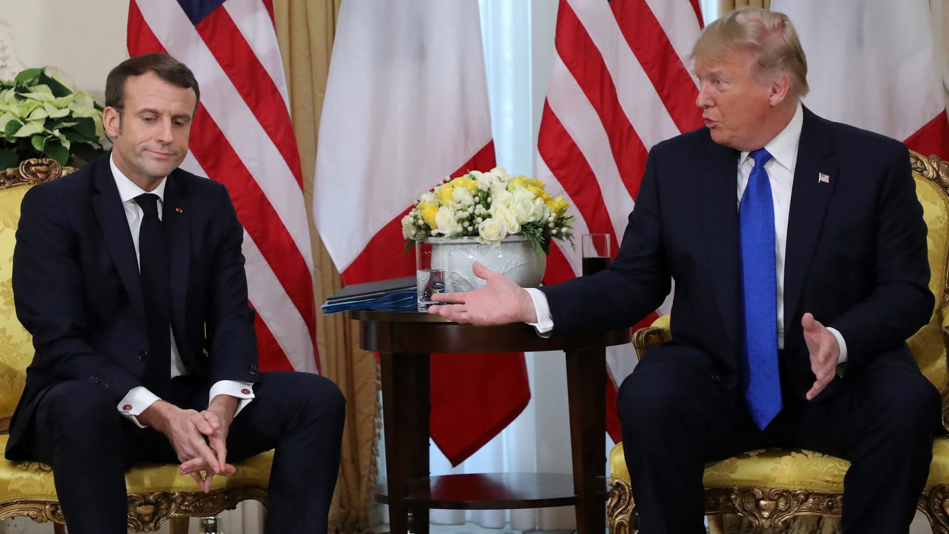 تضمنت عبارة "لا أستطيع فهم ما تفعله بشأن غرينلاند".. ترامب ينشر رسالة يزعم أنها من ماكرون