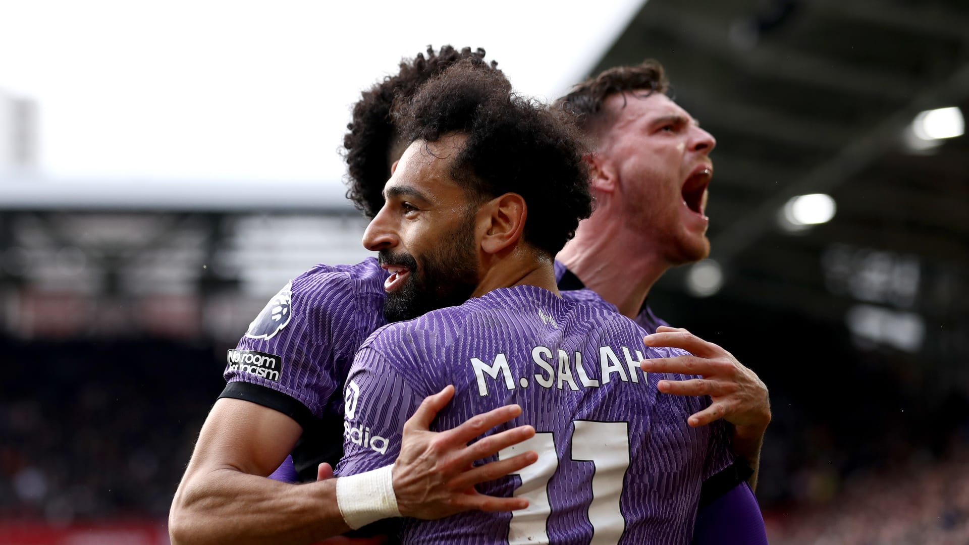 تجدد إصابة محمد صلاح يحرمه من مشاركة ليفربول في رحلة البحث عن أول ألقاب الموسم