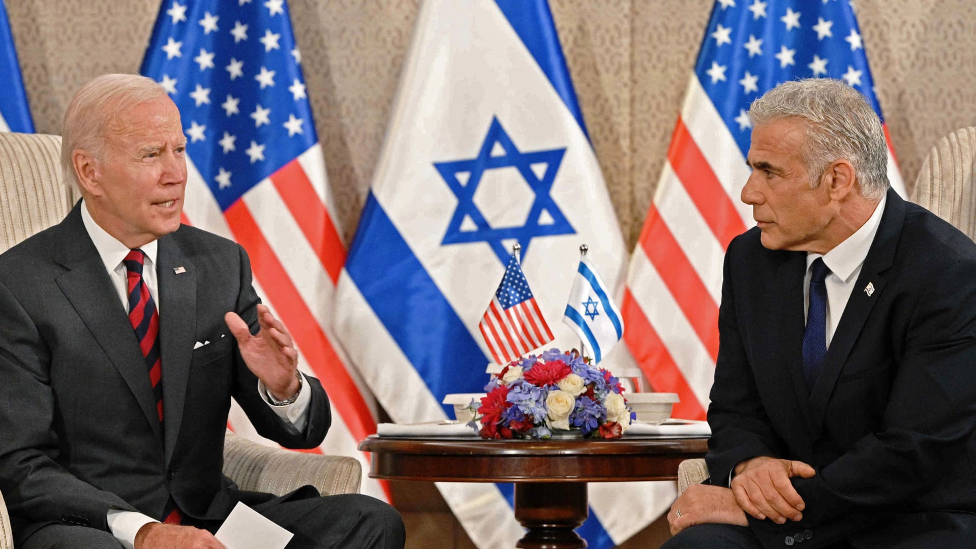 صورة أرشيفية للقاء سابق بين الرئيس الأمريكي جو بايدن ورئيس الوزراء الإسرائيلي يائير لابيد