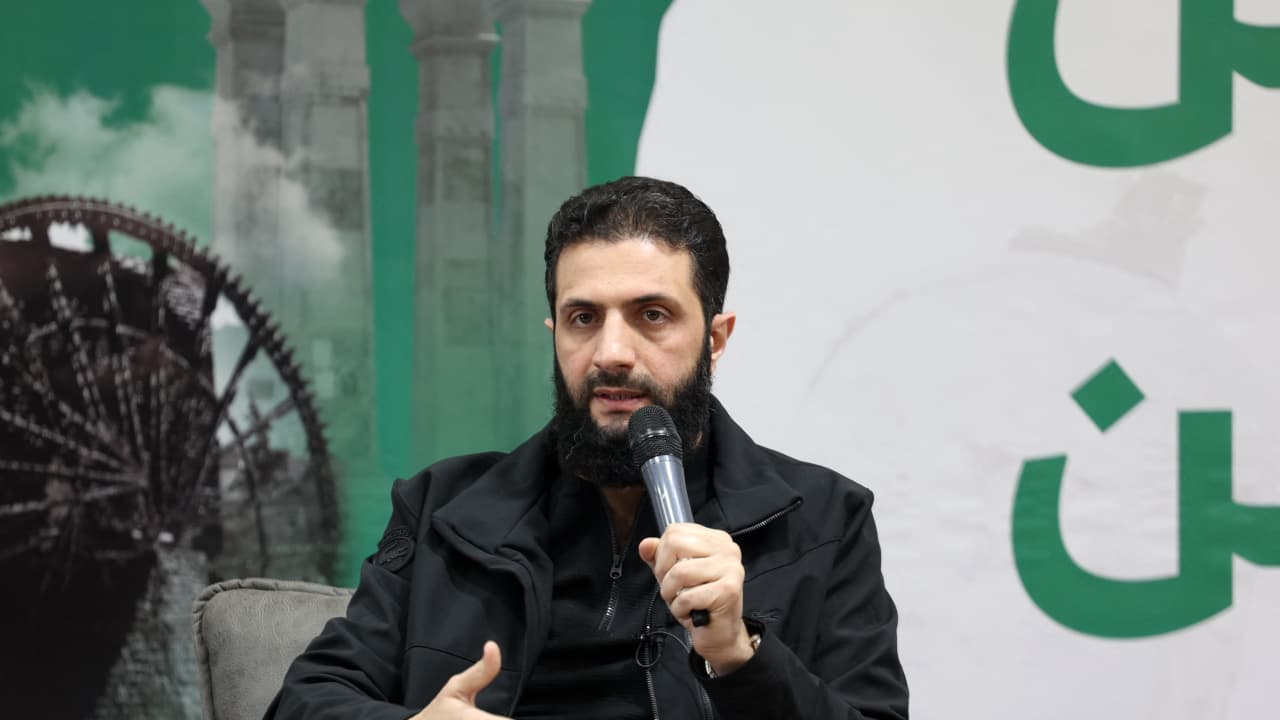 الجولاني: نعمل على تأمين مواقع الأسلحة الكيميائية.. وأمريكا تعلق