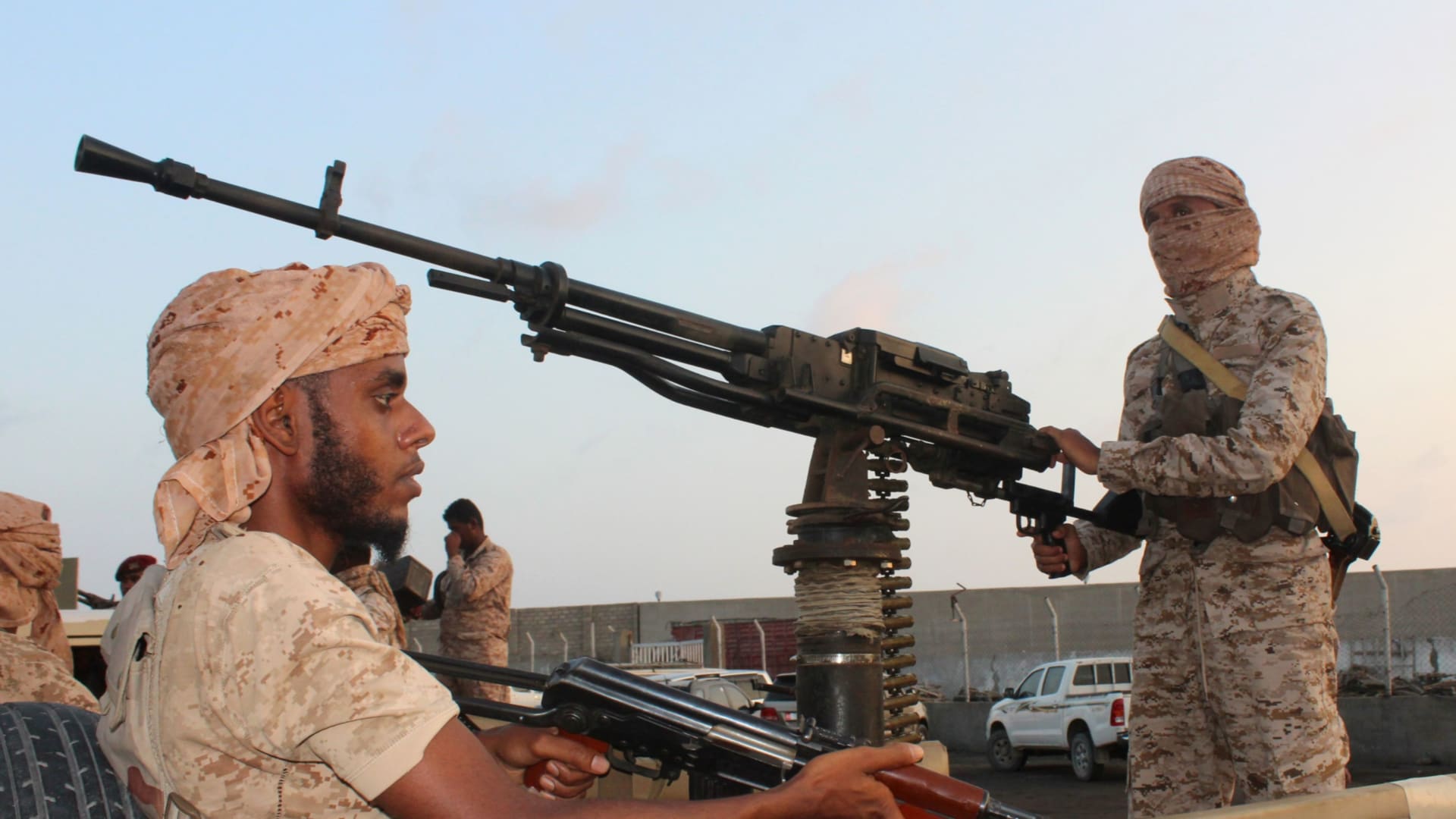 مسؤول سعودي: المملكة تطالب بخروج "قوات الانتقالي" من حضرموت والمهرة