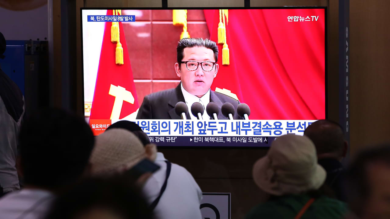 صورة أرشيفية لخطاب للزعيم الكوري الشمالي كيم جونغ أون