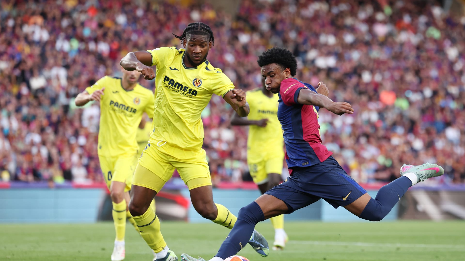 الاتحاد الأوروبي يوافق على نقل مباراة فياريال وبرشلونة من إسبانيا إلى أمريكا