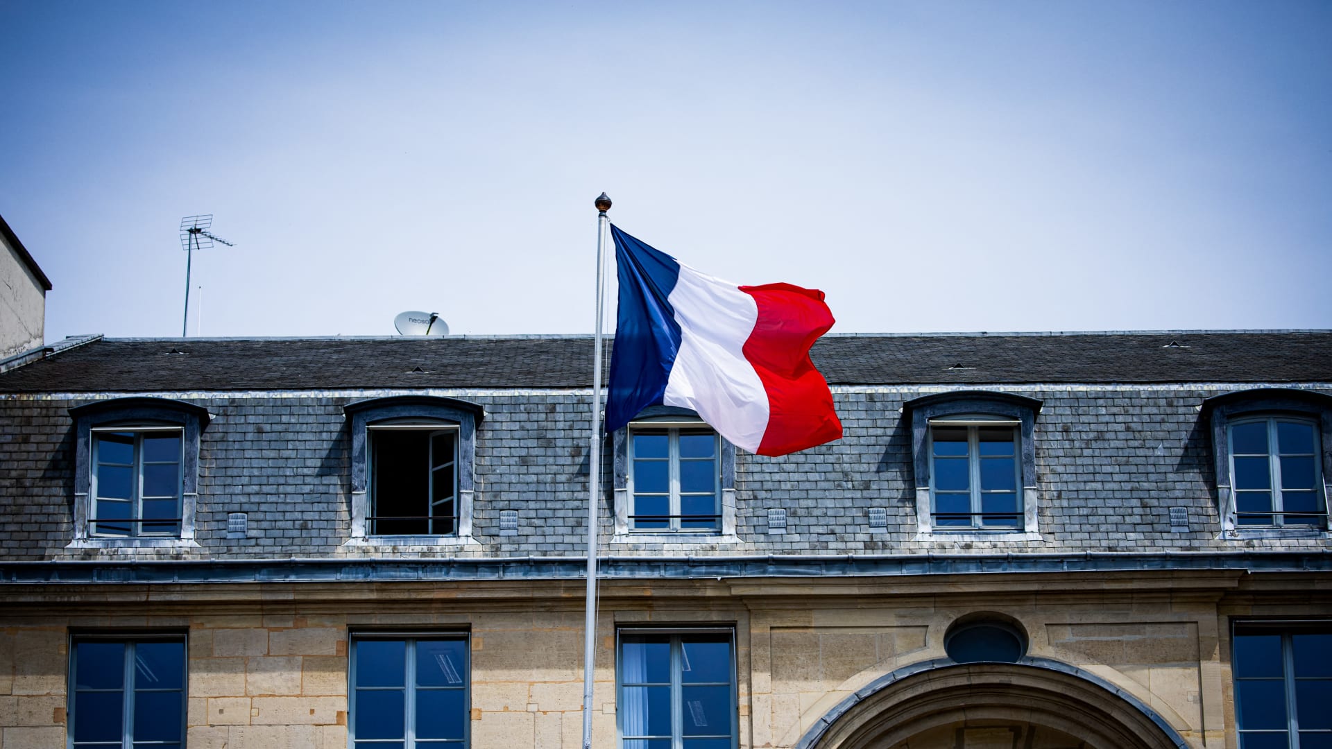 فرنسا تسجل وفيات أعلى من المواليد لأول مرة منذ الحرب العالمية الثانية