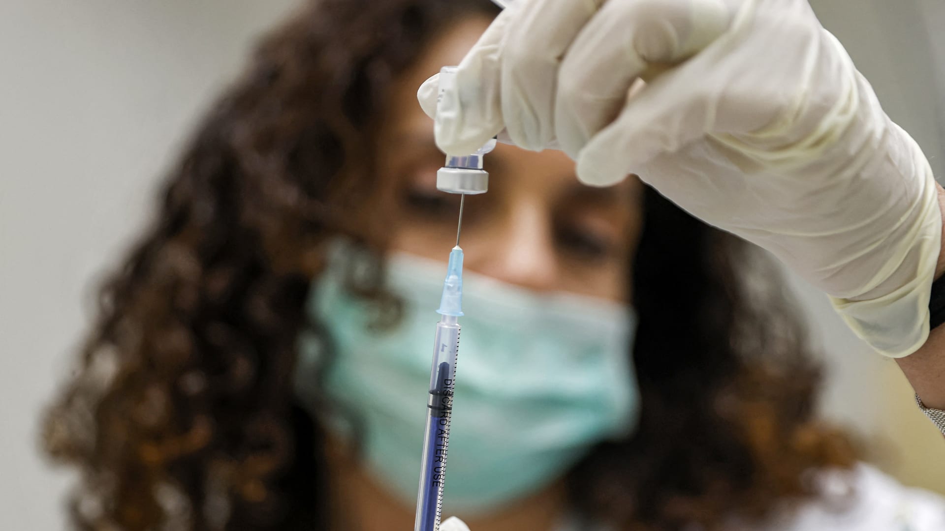 بيانات من اسرائيل: لقاح "فايزر" ضد فيروس كورونا تنخفض فعاليته مع انتشار "دلتا"