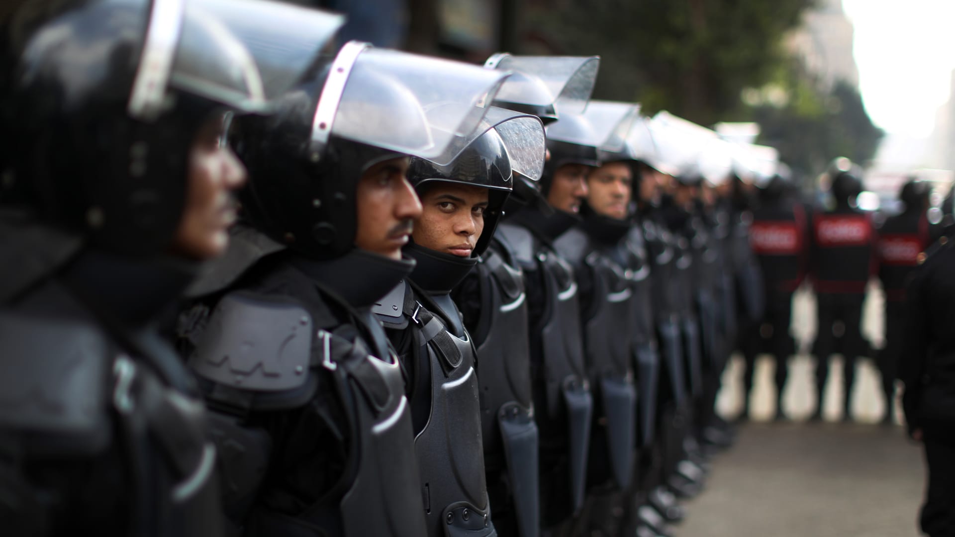 مصر.. الداخلية تكشف حقيقة إضراب نزلاء أحد السجون بالمنيا عن الطعام