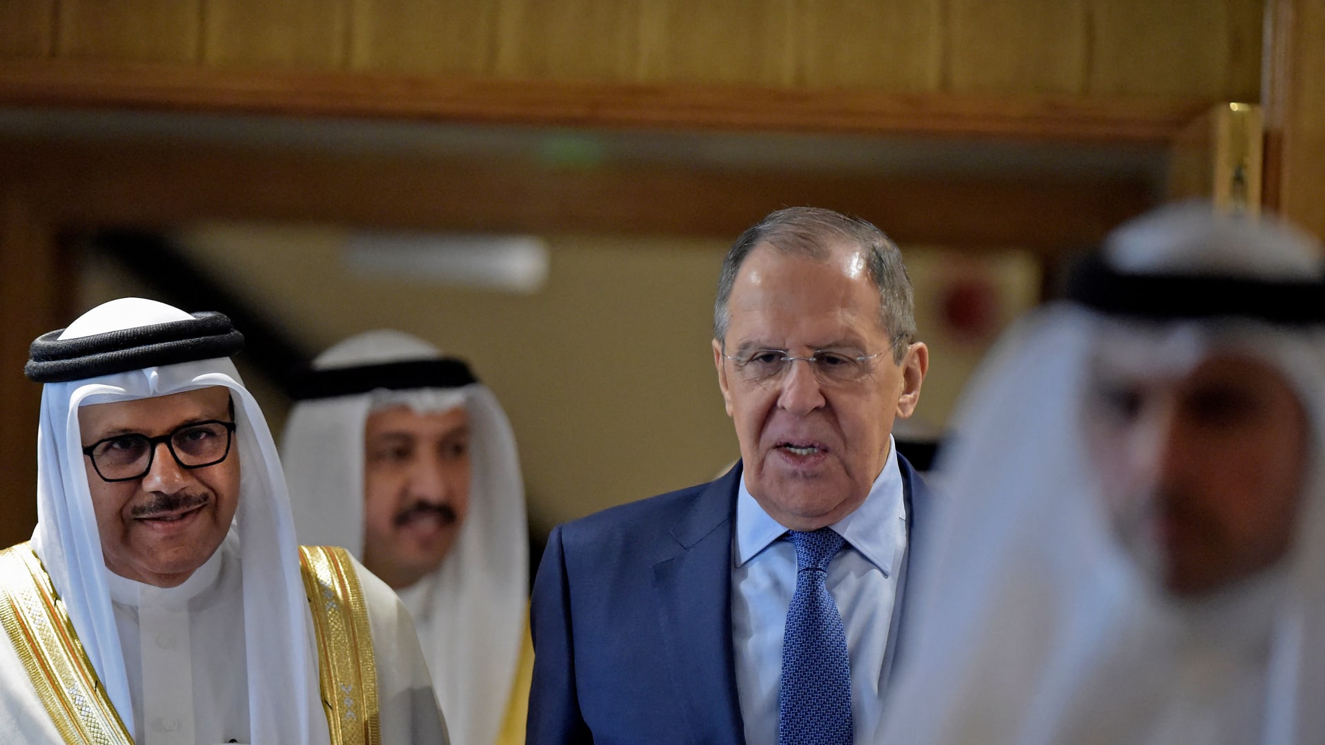 لافروف من البحرين: روسيا ستضمن مرور سفن الحبوب إذا أزالت أوكرانيا الألغام