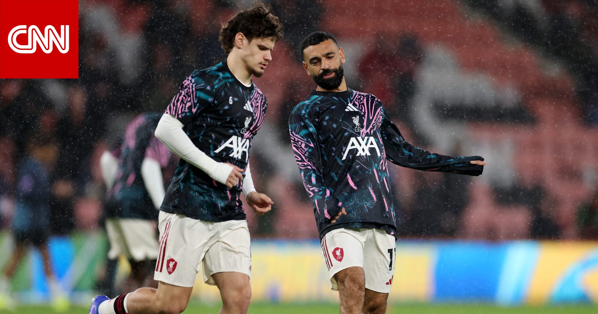 محمد صلاح يمازح زميله كيركيز بنشر صورته وهو يأكل.. والأخير يرد: "كأنني في رمضان"