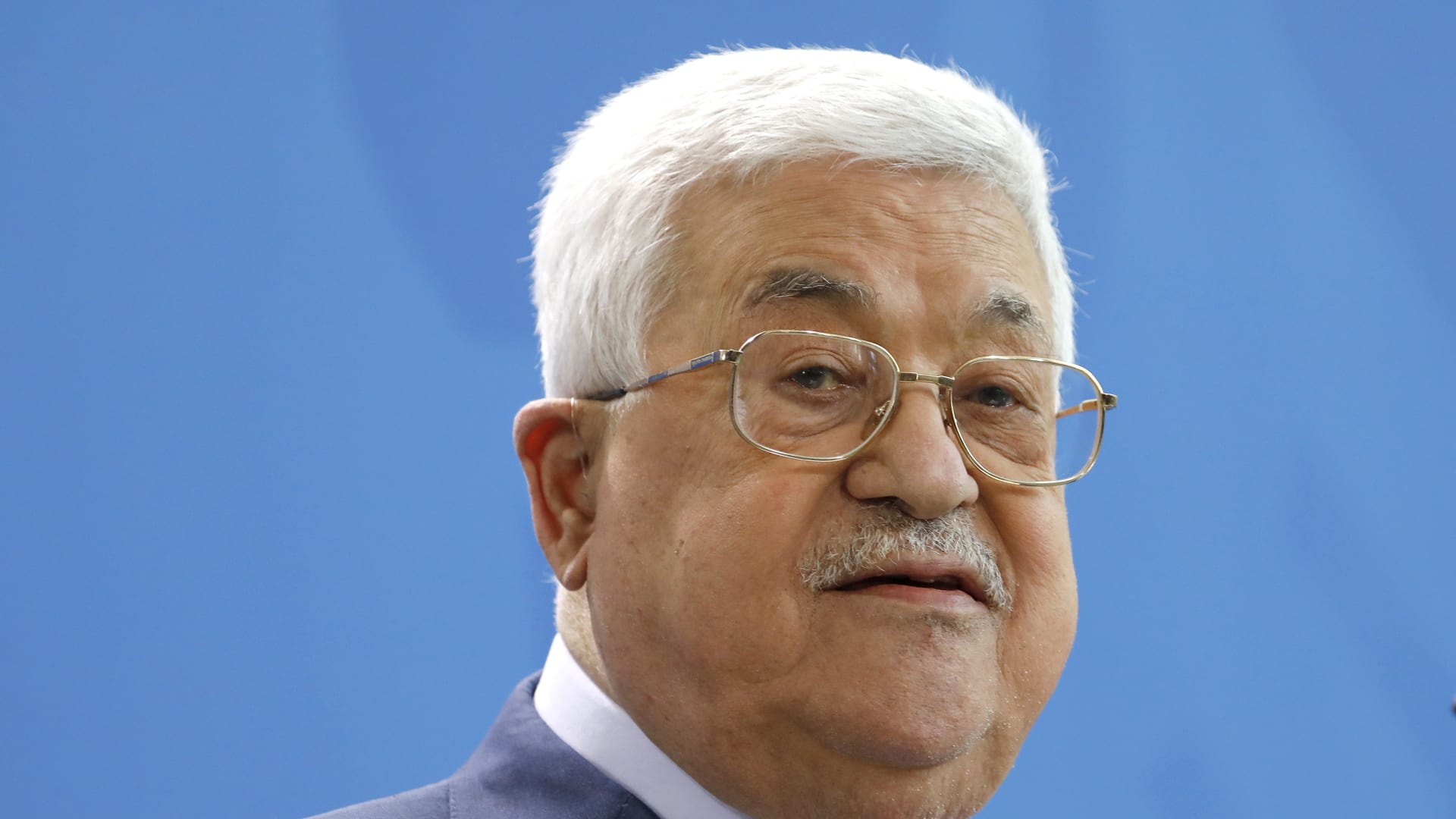 محمود عباس يعلق على "هجوم تل أبيب" ويحذر من رد فعل المستوطنين