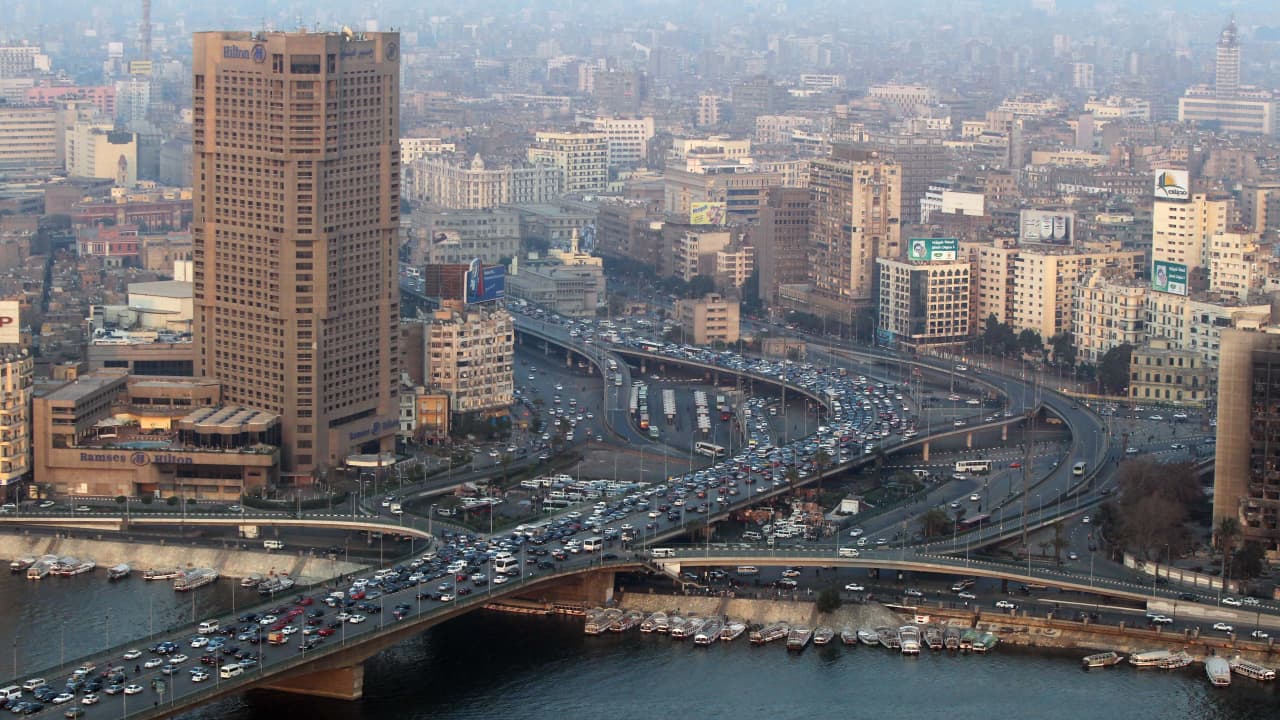 قبل مراجعة صندوق النقد.. مصر تبحث طرح شركات حكومية وتابعة للجيش في البورصة