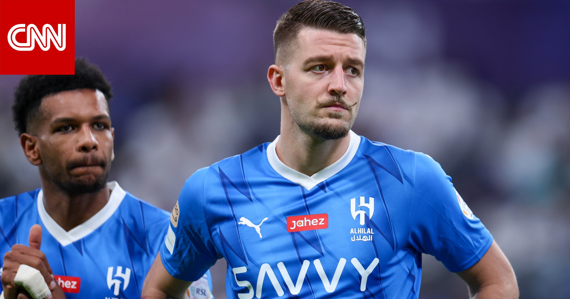 السعودية.. لقطة بين سافيتش وزميله في الهلال بمباراة ضمك تثير جدلاً