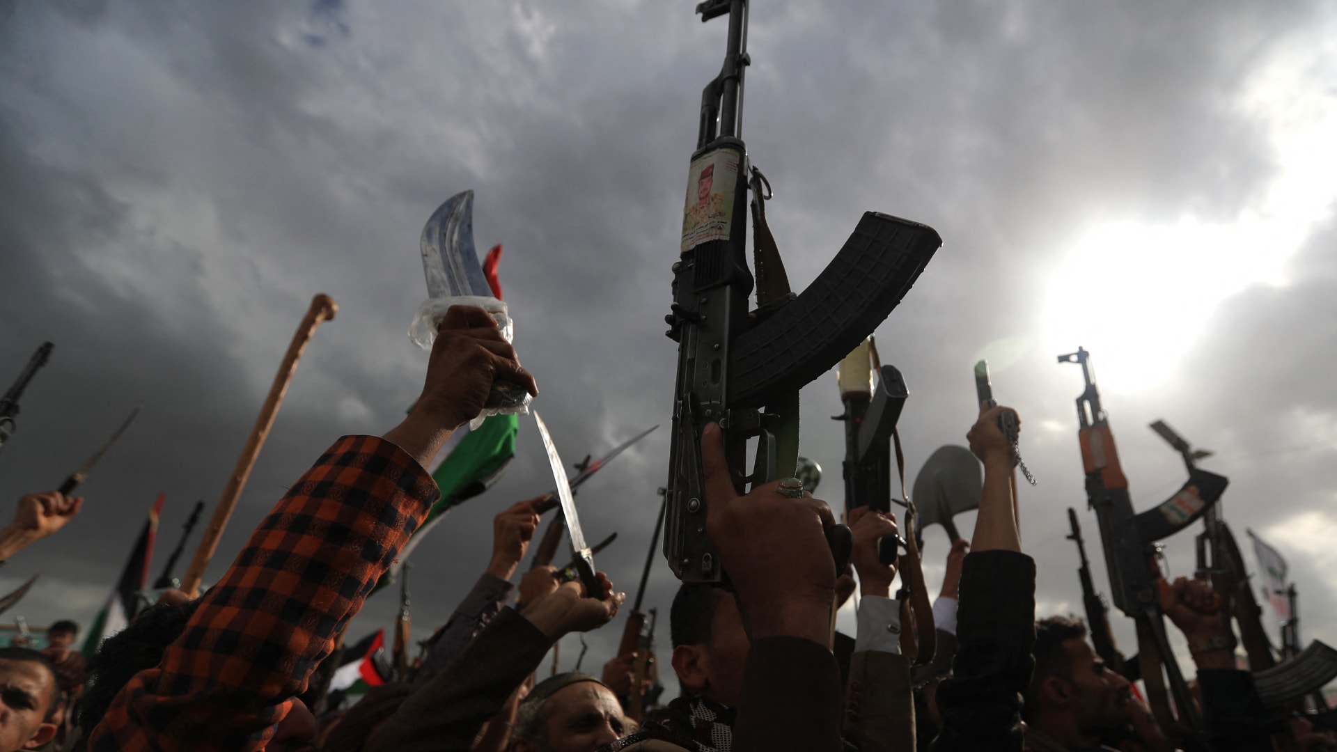 الحوثيون يُعلنون مقتل رئيس أركان جيشهم.. ووزير الدفاع الإسرائيلي يُعلّق