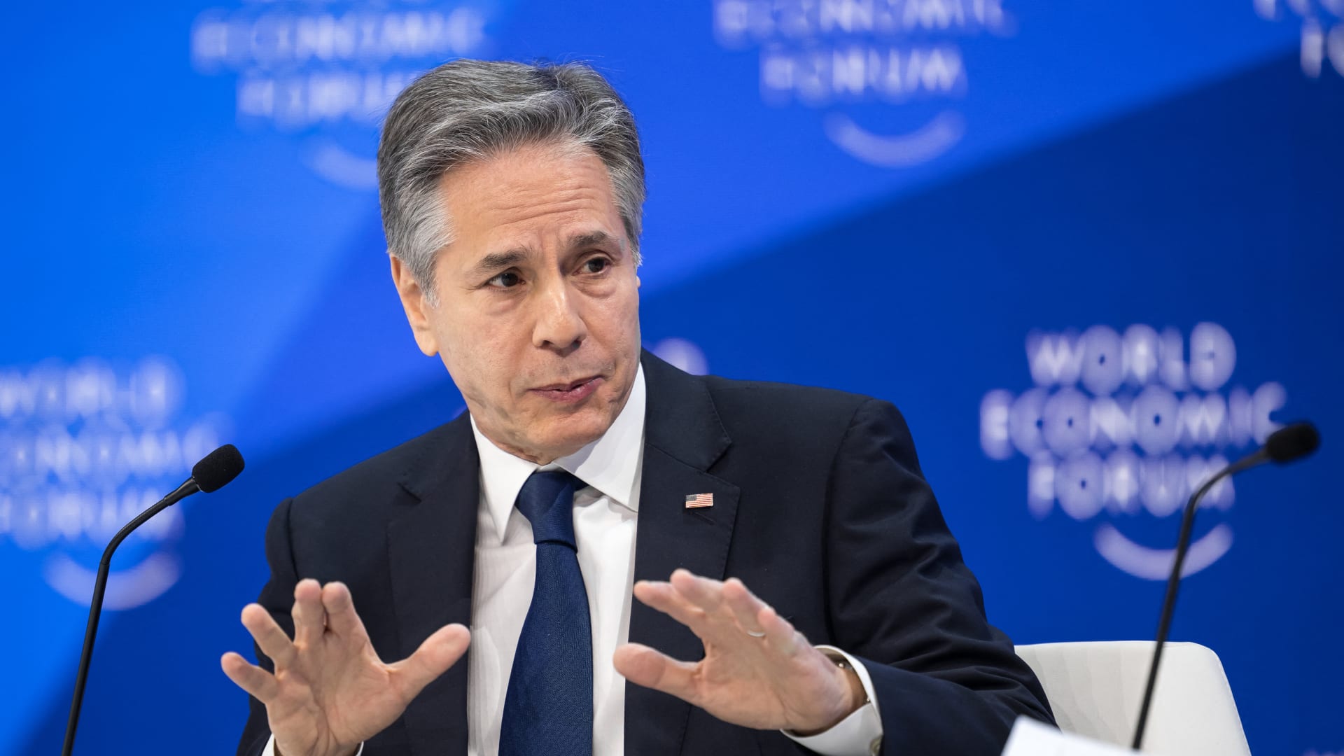 بلينكن يتحدث عن الوضع "المؤلم" في غزة ويجيب على سؤال "هل حياة اليهود أهم من الفلسطينيين؟"