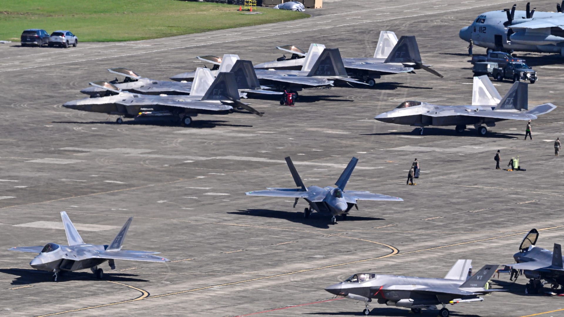 "إف-22 وصلت إسرائيل".. ماذا رصدت الأقمار الصناعية الصينية بشأن المقاتلة الشبحية الأمريكية؟