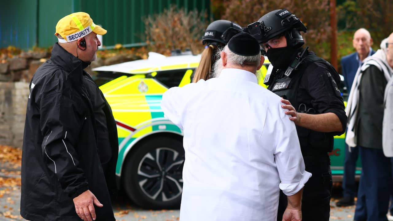 الشرطة البريطانية تُعلن عن هوية المشتبه به في هجوم الكنيس اليهودي بمانشستر