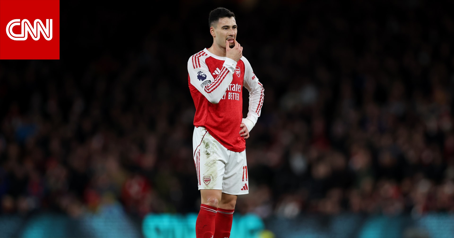 لقطة جدلية في كأس إنجلترا.. لاعب أرسنال يدفع الحكم ويتلقى عقوبة