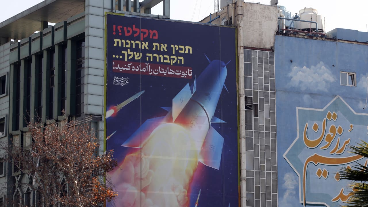 إيران: سنستهدف أي دولة تفتح مجالها الجوي لهجوم إسرائيلي ضدنا