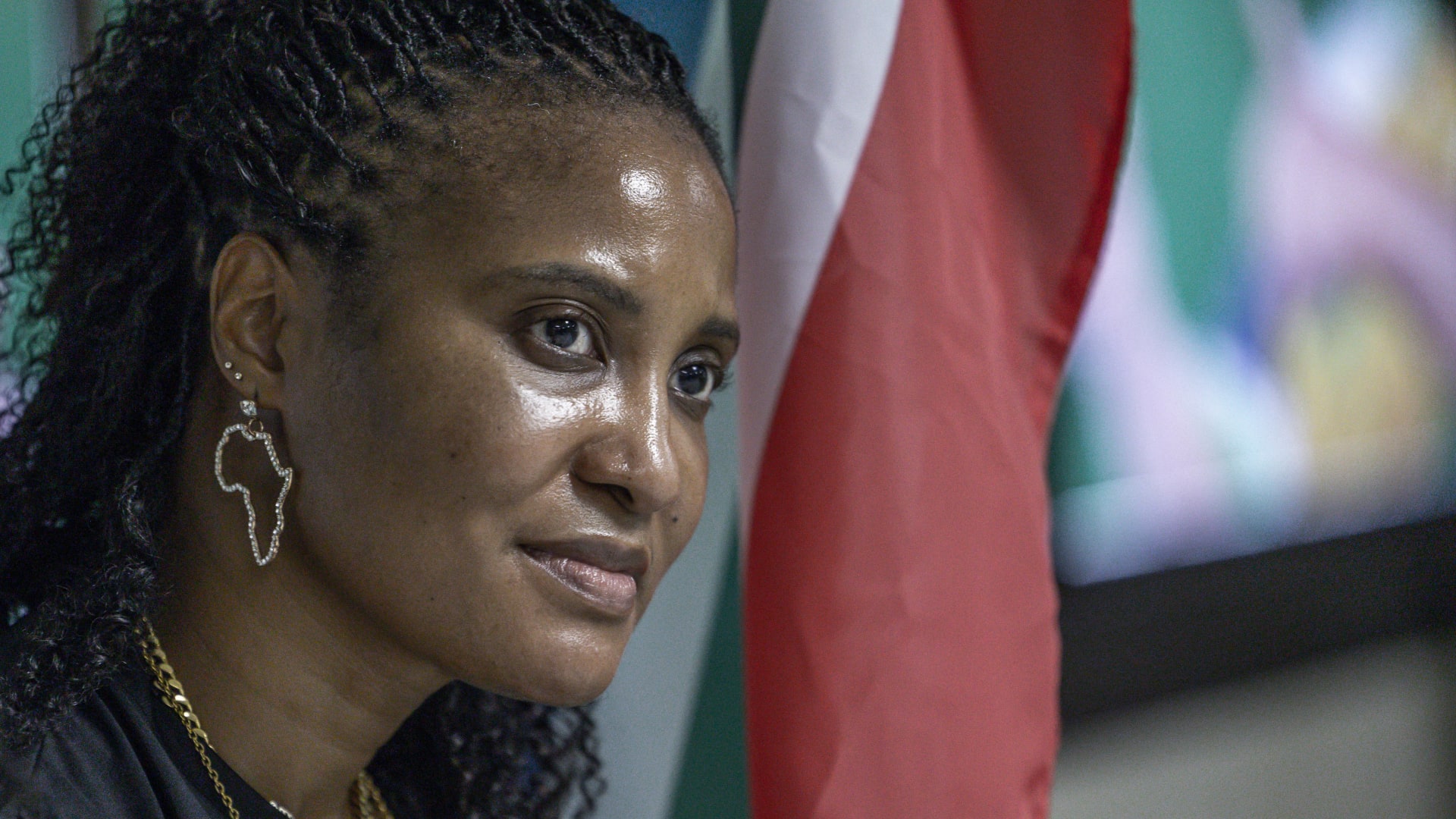 اتهام ابنة رئيس جنوب أفريقيا السابق باستدراج رجال للقتال بصفوف روسيا