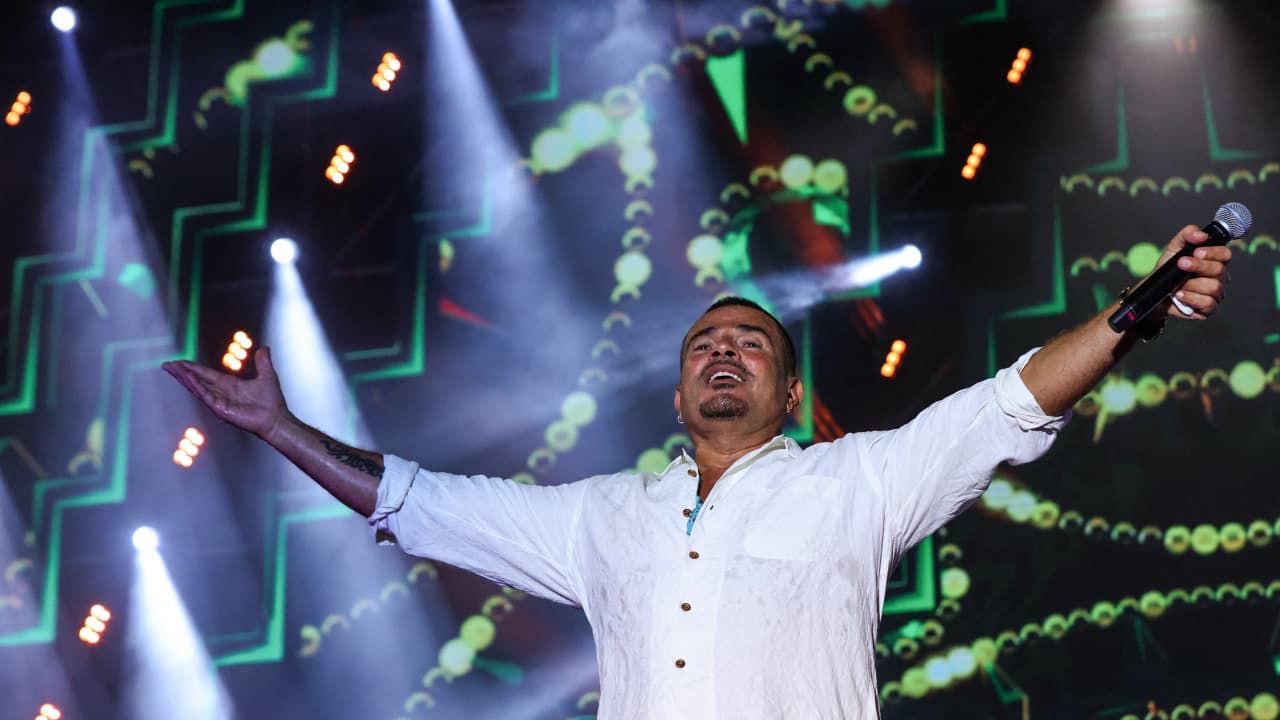 عمرو دياب يصدر كليب "خطفوني" بمشاركة ابنته جانا