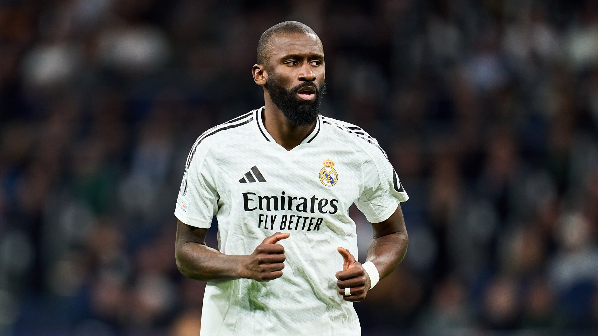 روديغر يثير ضجةً.. هذا ما فعله مع حكم مباراة ريال مدريد وبرشلونة