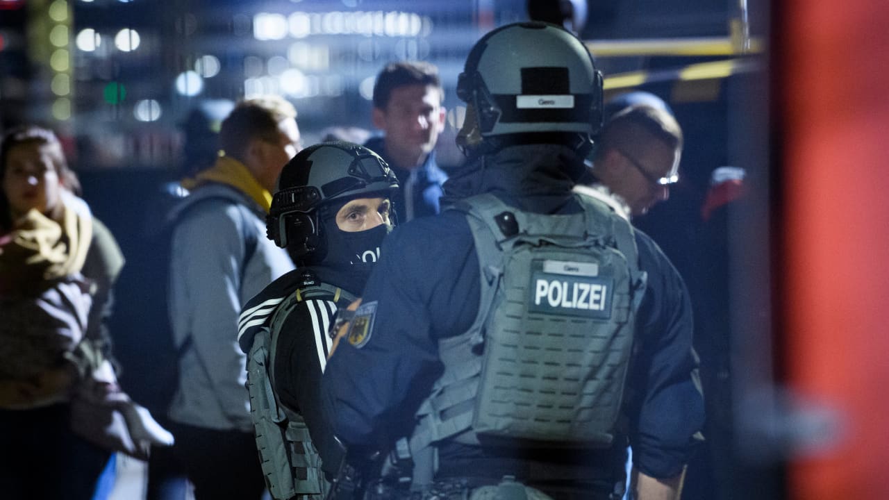 إغلاق مطار هامبورغ بسبب أزمة رهائن "عائلية"
