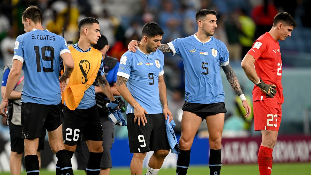 لاعبو المنتخب الأوروغوياني بعد المباراة 