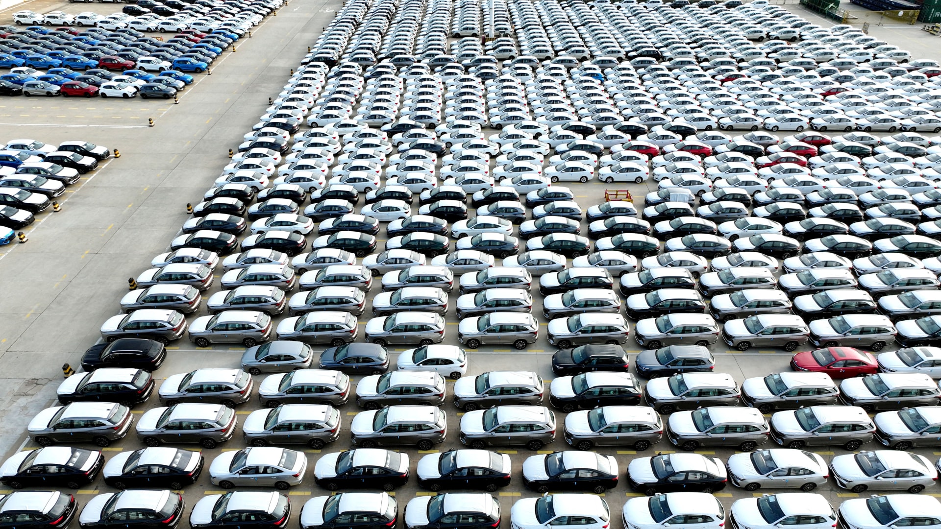 مصر.. أسعار السيارات مُرشحة لتراجع جديد في عام 2026