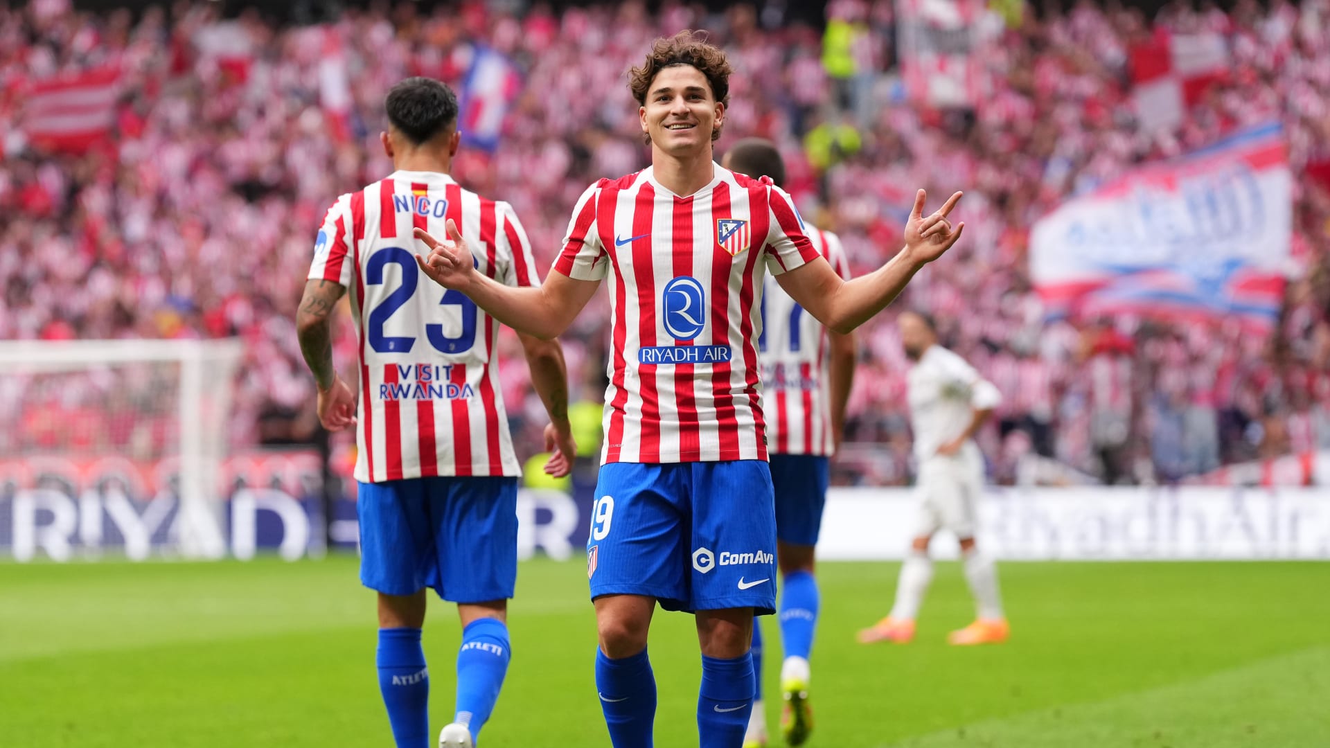 أتلتيكو يلحق أول هزيمة بريال مدريد في "لاليغا" وسط تألق خوليان ألفاريز