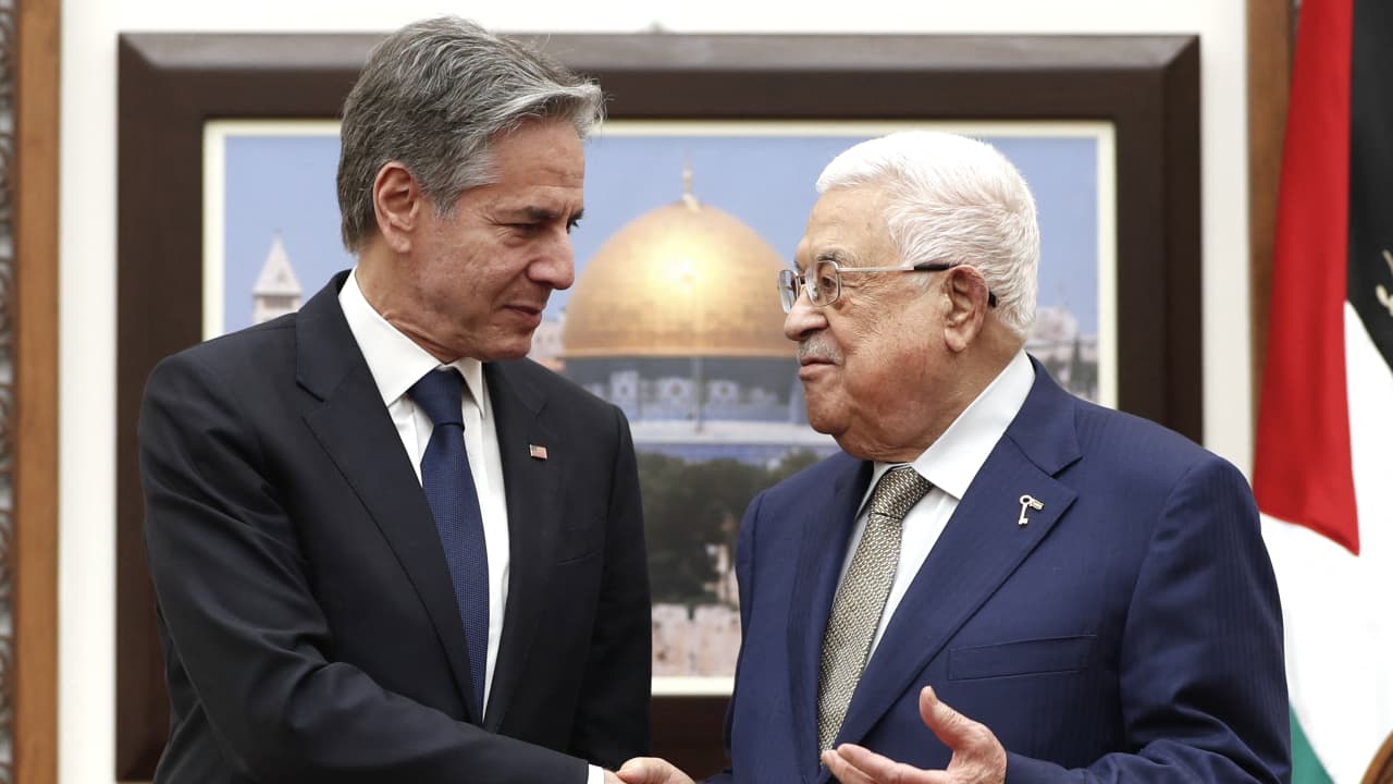 ماذا قال بلينكن عن "الدولة الفلسطينية" خلال اجتماعه مع محمود عباس؟