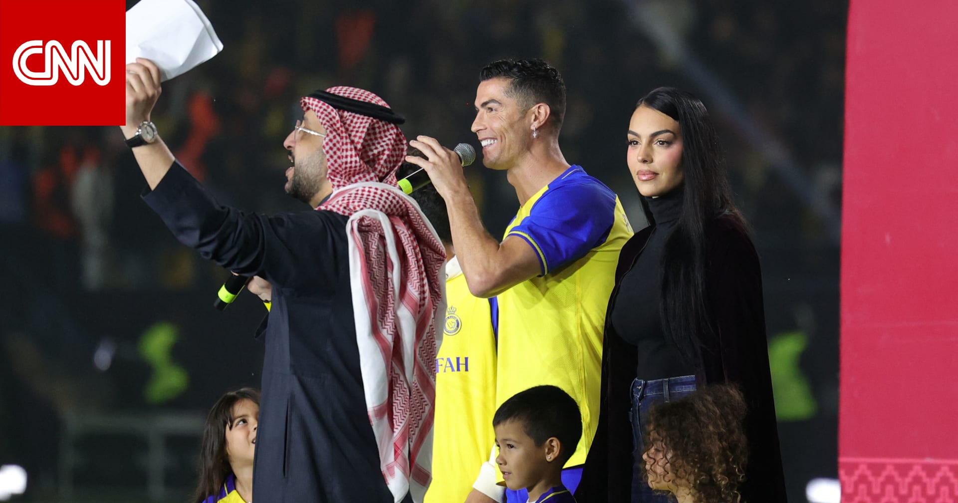 لقطة بين رونالدو وجورجينا خلال مباراة النصر والرياض تشعل تفاعلاً