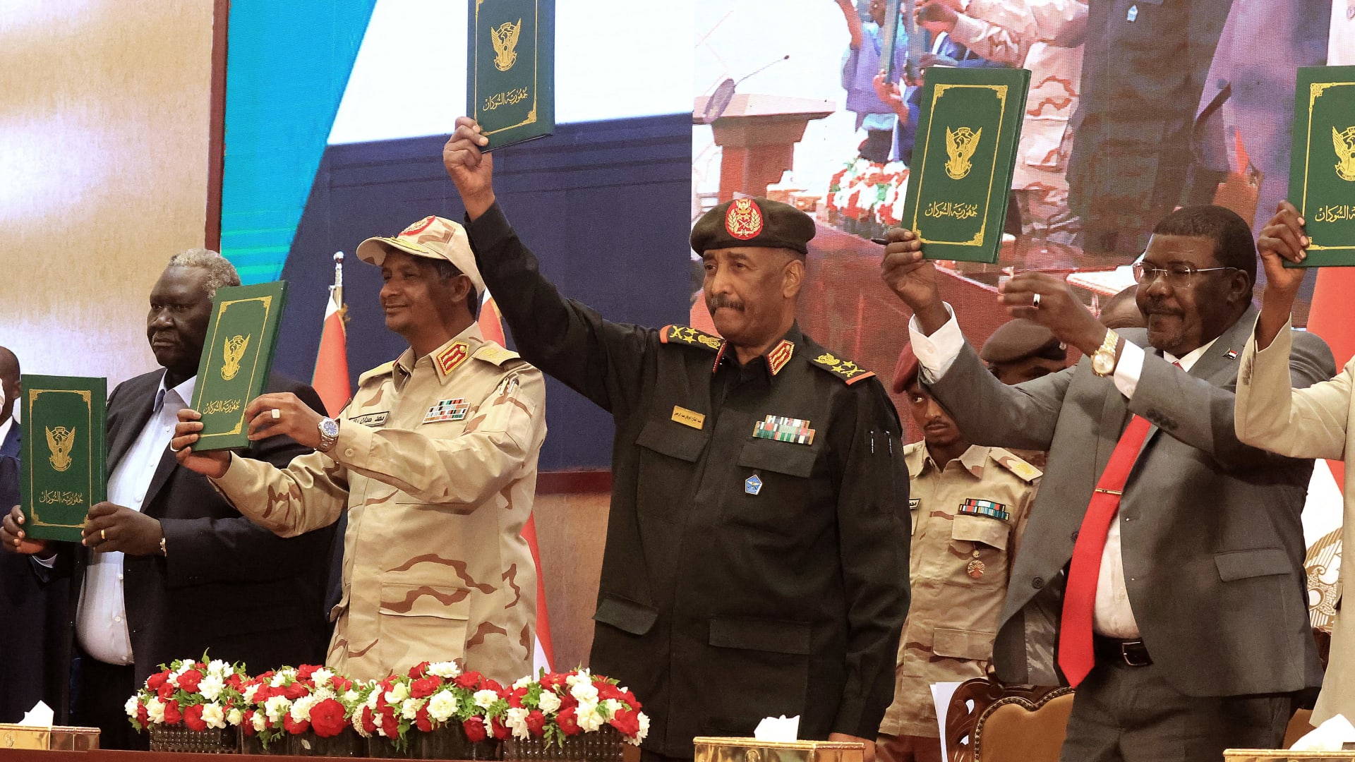 السودان.. اتفاق بين جنرالات الجيش والمدنيين لإنهاء الجمود السياسي في البلاد