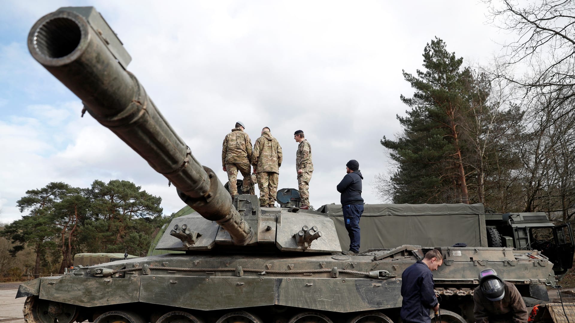  الكرملين: سنحرق دبابات "تشالنغر2" البريطانية المقدمة لأوكرانيا